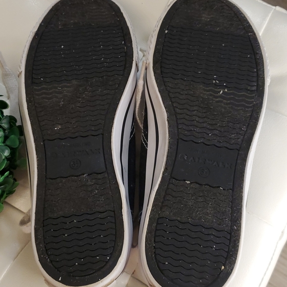 SALE  Airwalk Sneakers - Picture 3 of 8